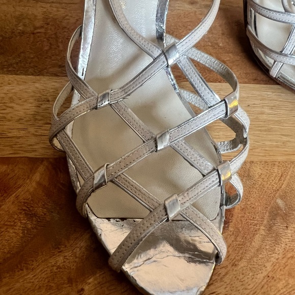 Vintage Delman Cream and Silver Leather Heels 1970’s Sling Back Disco Heels - Picture 3 of 9